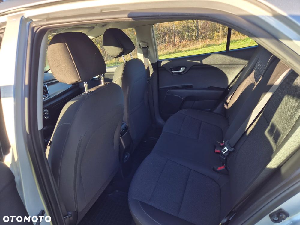 Kia Rio - 6