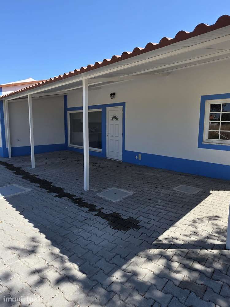 T 1 - ISOLADO (MORADIA) NUM CONDOMINIO DE 4 MORADIAS - CENTRAL - Grande imagem: 2/14