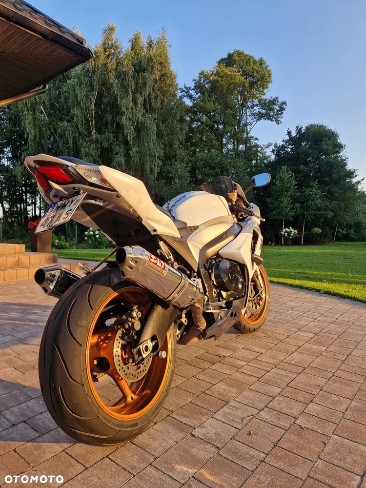 Suzuki GSX-R - 4