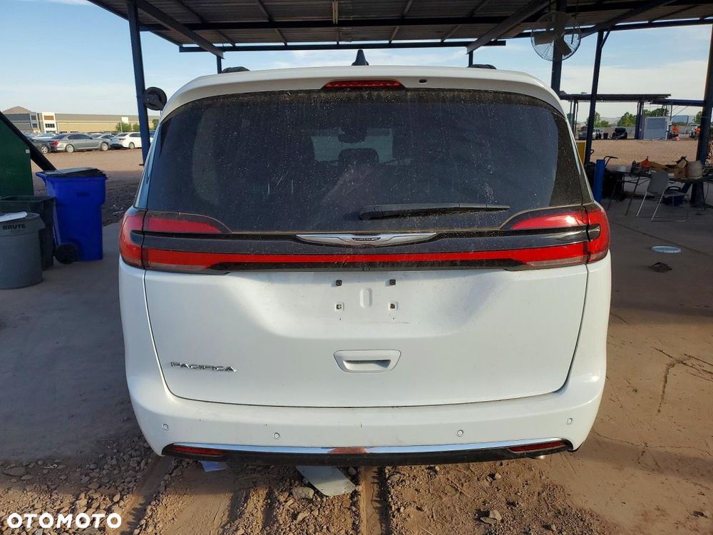 Chrysler Pacifica - 7