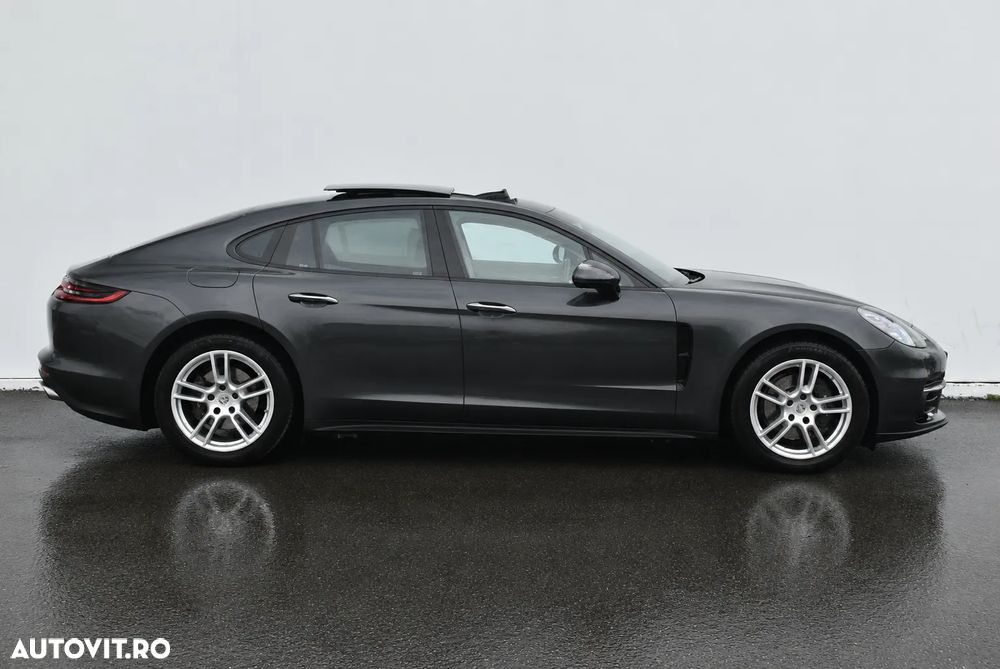 Porsche Panamera - 8