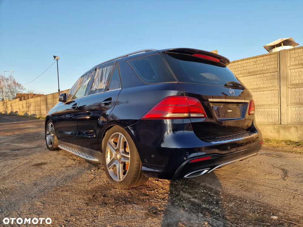 Mercedes-Benz GLE 350 d 4Matic 9G-TRONIC AMG Line - 4