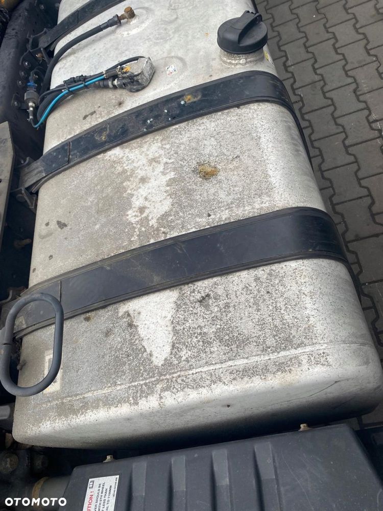 FORD F-MAX KOMPLETNY BAK / ZBIORNIK PALIWA 740L EURO6 - 1