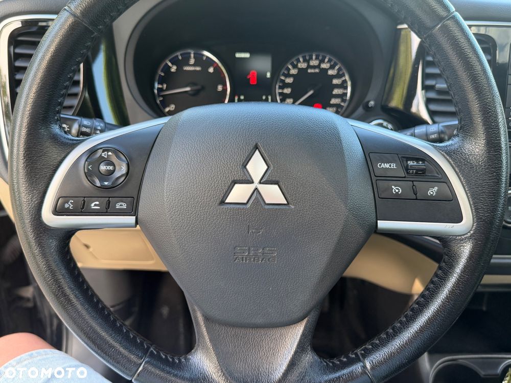 Mitsubishi Outlander 2.2 DI-D 4WD Plus - 29