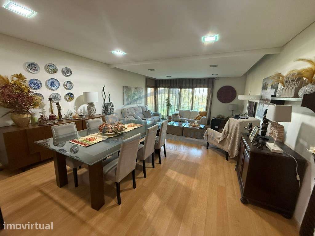 Apartamento T4 em Torres Novas com sótão e garagem - Grande imagem: 2/15