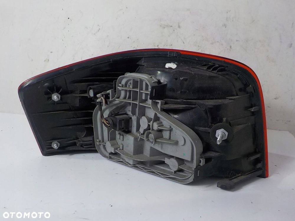 AUDI A3 II 8P LIFT LAMPA PRAWA TYŁ TYLNA 3D UK - 5