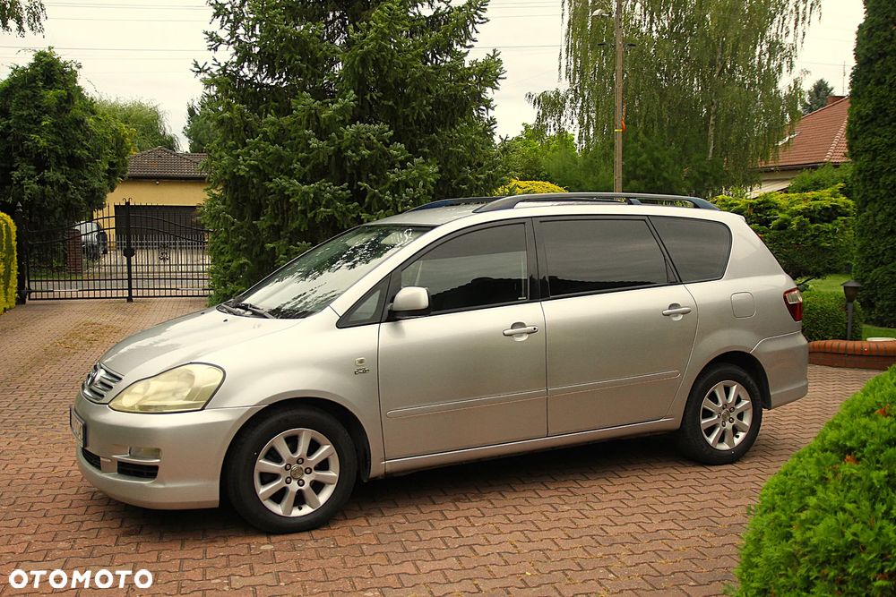 Toyota Avensis Verso D-4D Sol - 7