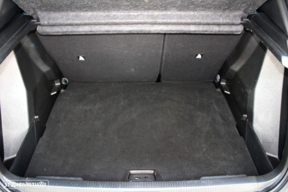 Peugeot 2008 1.2 PureTech Allure Pack - 23