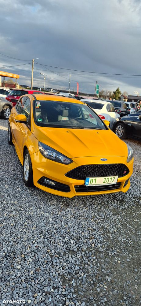 Ford Focus 2.0 EcoBoost ST mit Leder-Exclusiv-Paket - 2