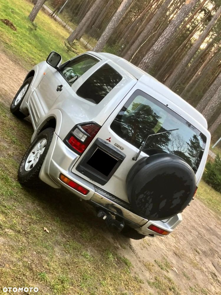 Mitsubishi Pajero - 2
