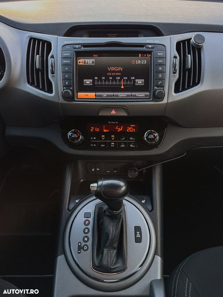 Kia Sportage 2.0 DSL 6AT 4x4 Style - 17