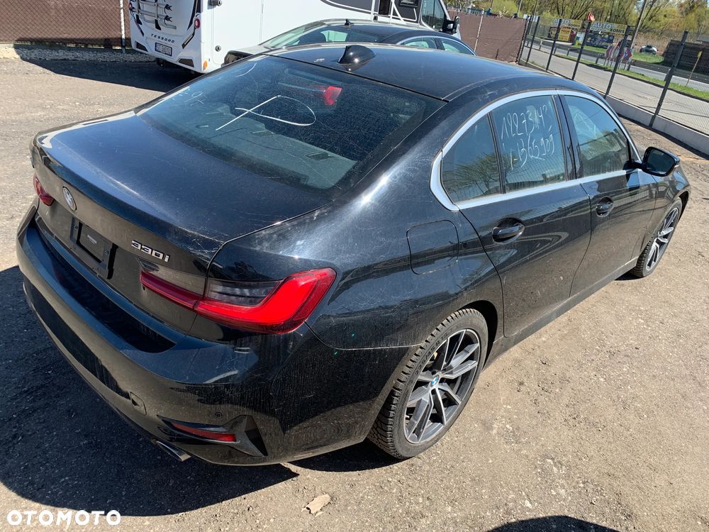 BMW Seria 3 330i xDrive - 7