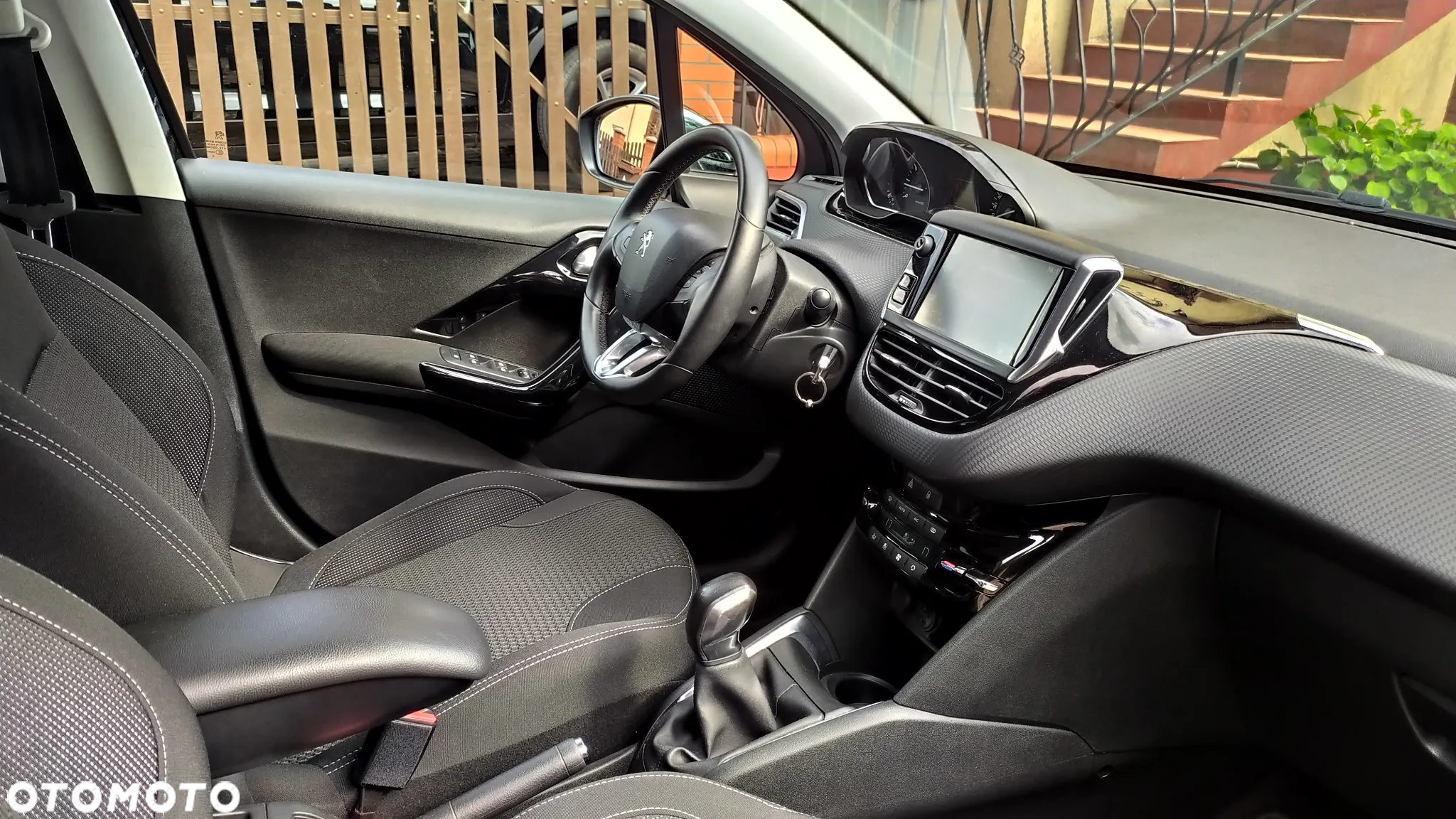 Peugeot 208 1.2 PureTech GPF Allure S&S - 10