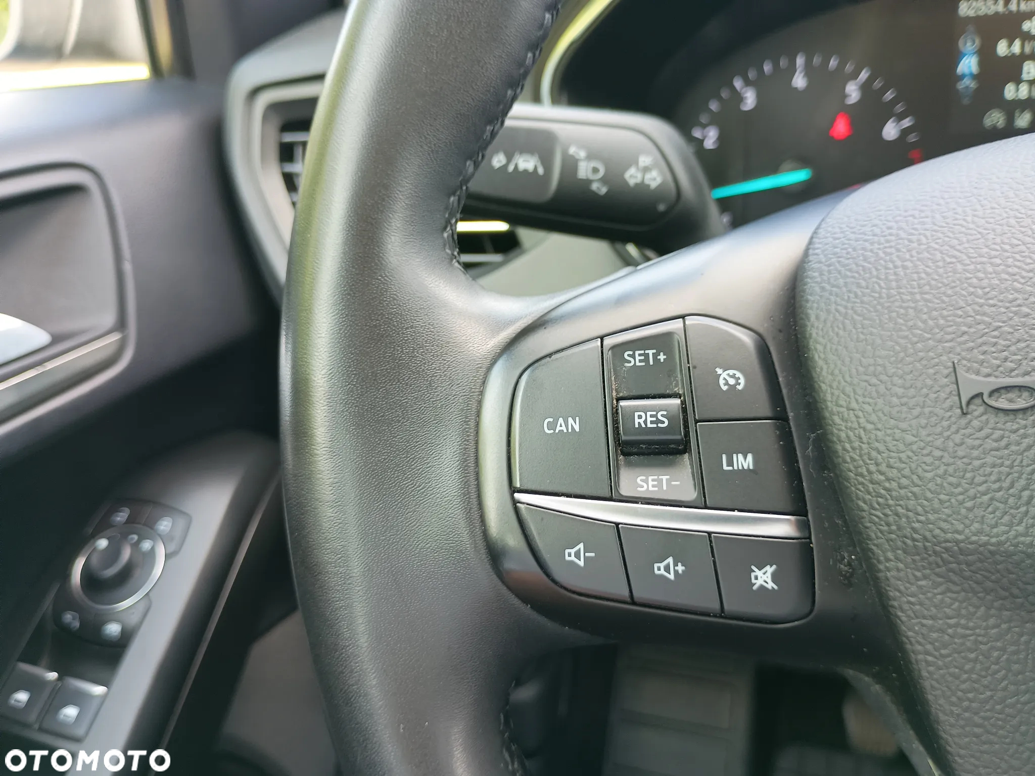 Ford Focus 1.0 EcoBoost Titanium - 19