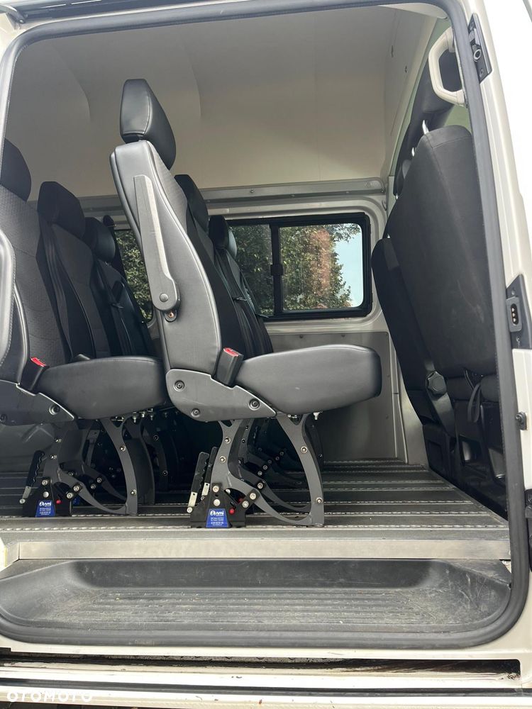 Volkswagen Caravelle 2.0 TDI L2 Comfortline - 12