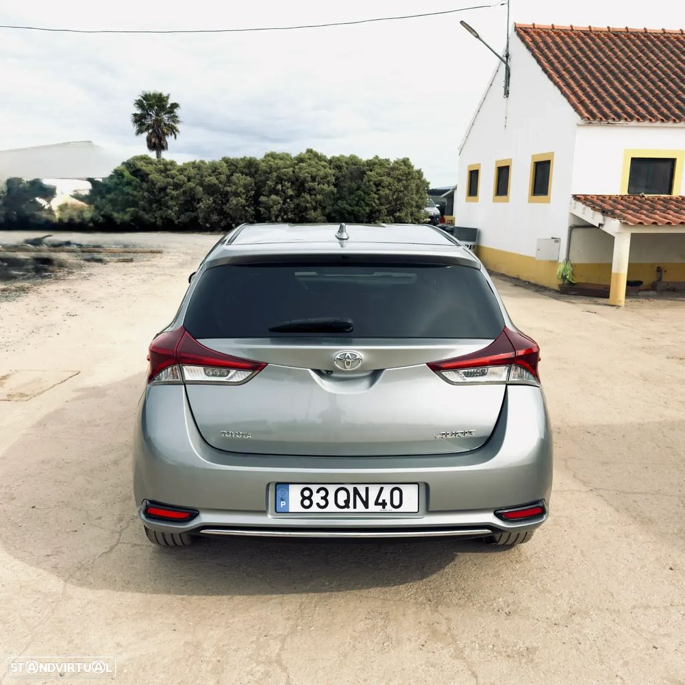 Toyota Auris 1.4 D-4D Com. +P.Sport+Navi - 4