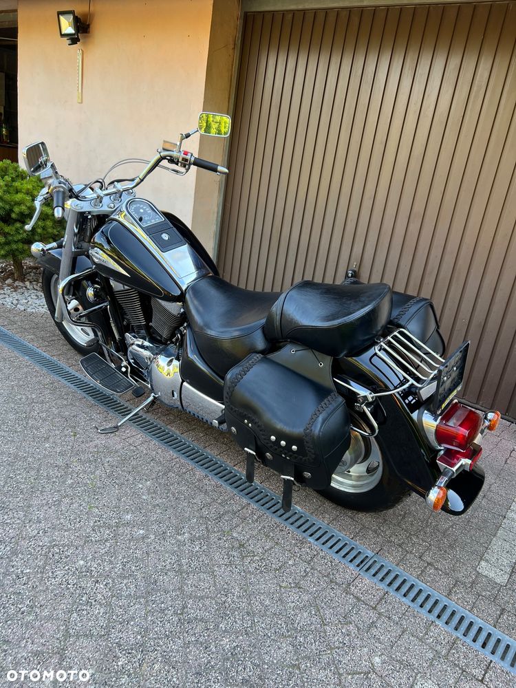Suzuki Intruder - 5