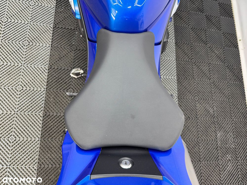 Suzuki GSX-R - 22