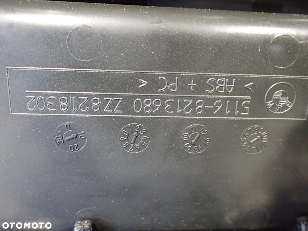 PODŁOKIETNIK BMW E46 1.9 5116-8213680    5116-8213678 - 20