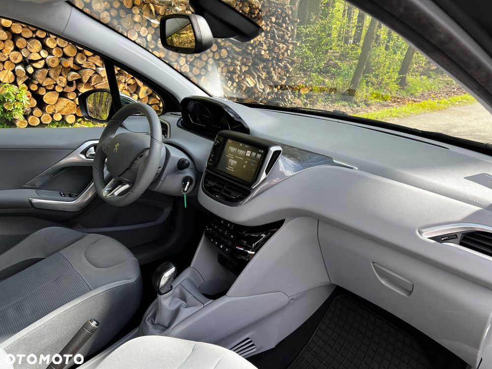 Peugeot 208 1.2 VTi Allure - 5