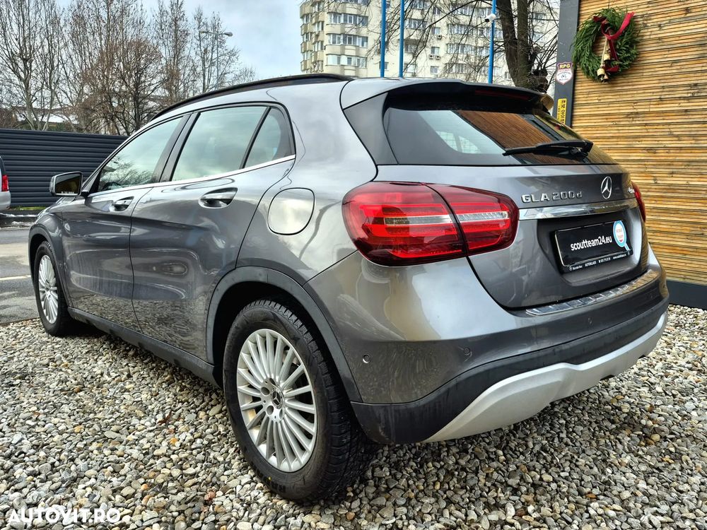 Mercedes-Benz GLA 200 d 4MATIC Aut. - 4
