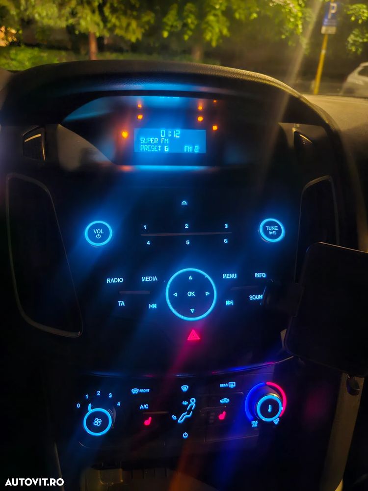 Ford Focus 1.0 EcoBoost Trend - 14
