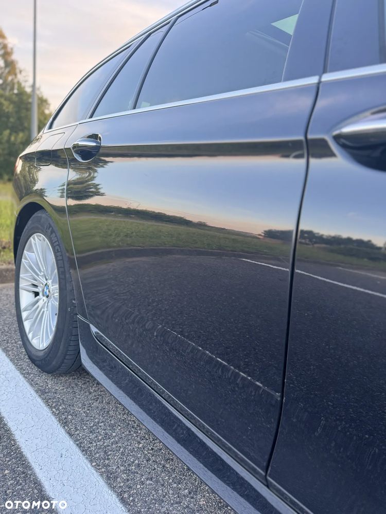 BMW Seria 5 525d Luxury Line - 9