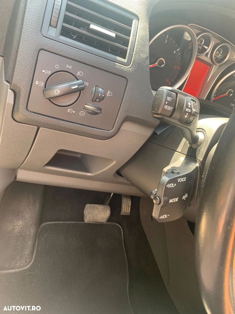 Ford Kuga 2.0 TDCi 4WD Powershift Titanium - 9