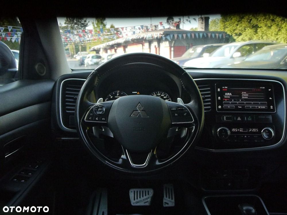 Mitsubishi Outlander 2.2 DI-D 4WD Automatik Diamant Edition+ - 18