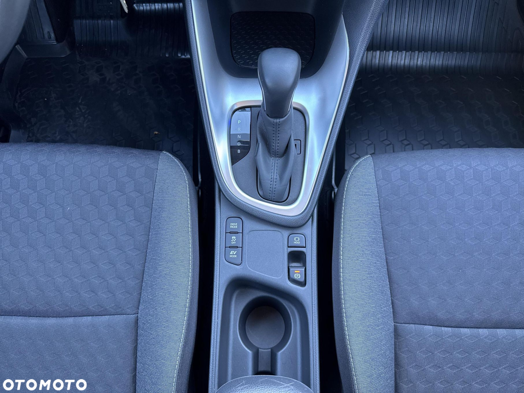 Toyota Yaris Hybrid 1.5 Comfort - 23