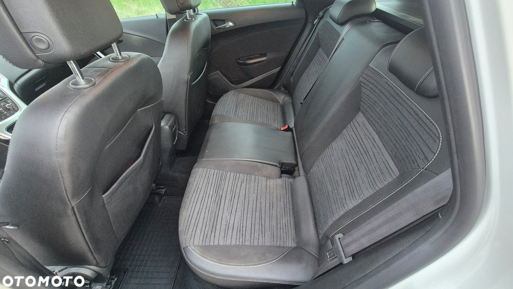 Opel Astra 1.7 CDTI DPF ENERGY - 12