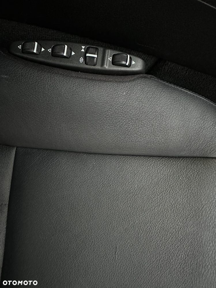 Mercedes-Benz Klasa C 320 CDI DPF 4Matic 7G-TRONIC Elegance - 14