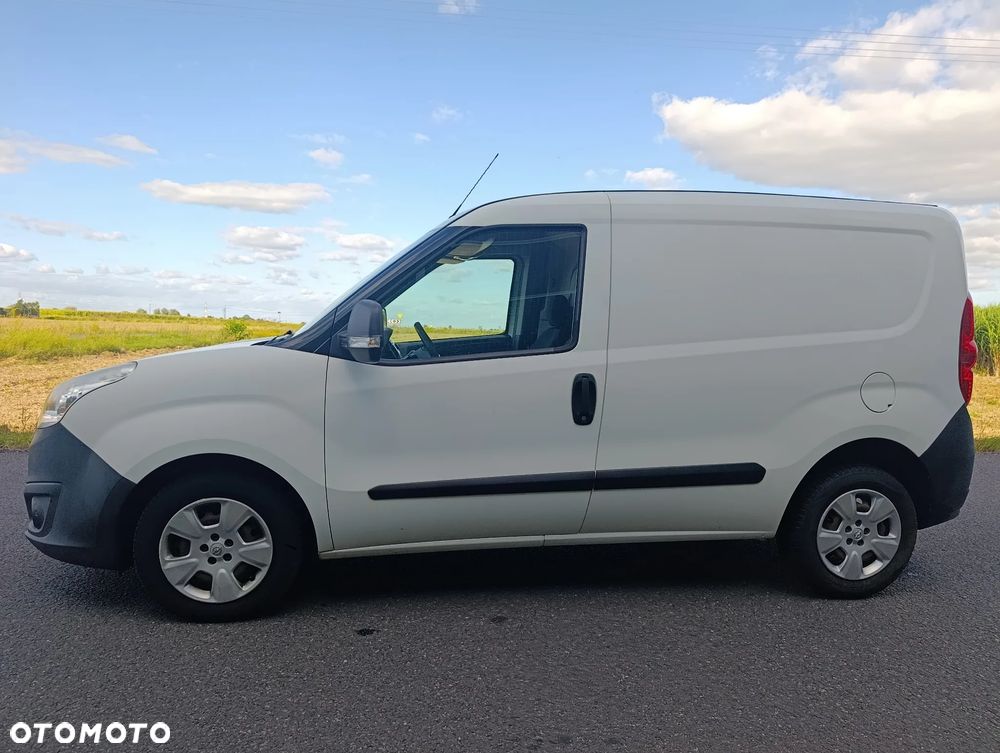 Opel COMBO - 12