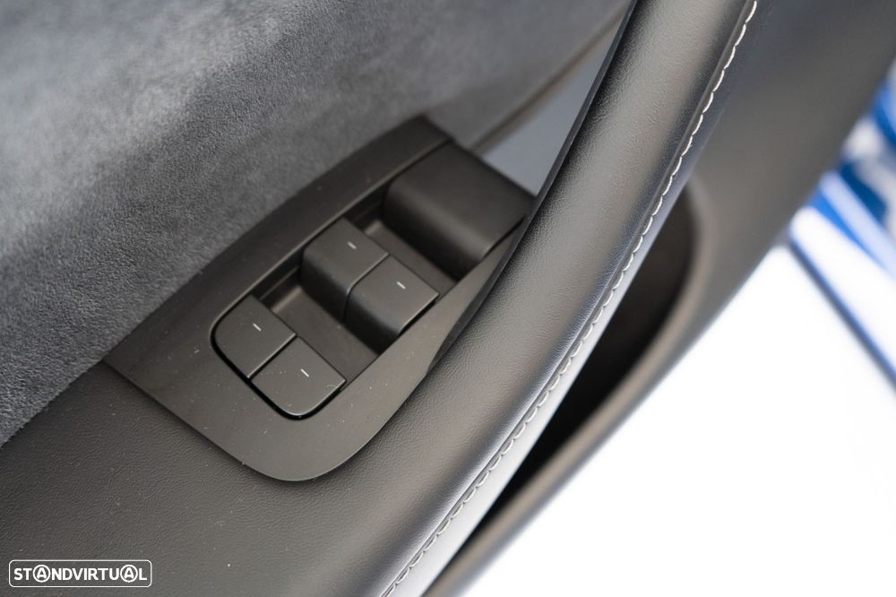 Tesla Model Y Standard RWD - 8