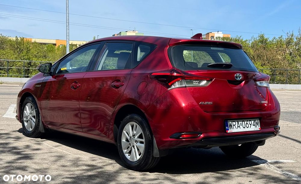Toyota Auris Hybrid 135 Dynamic - 25