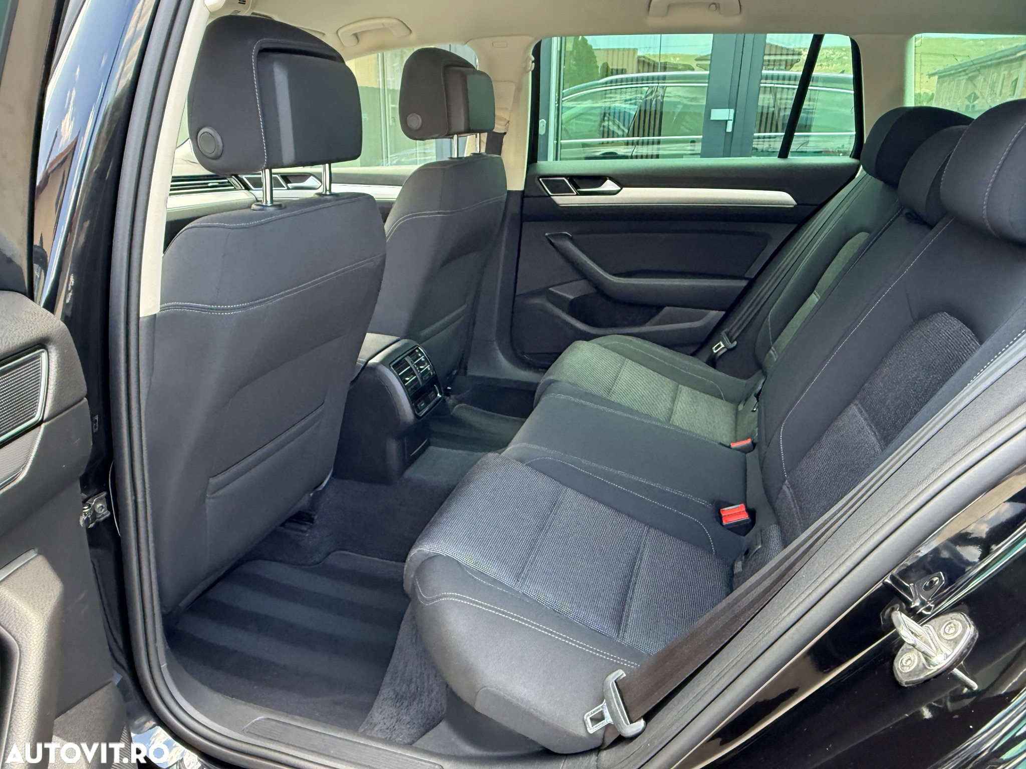 Volkswagen Passat Variant 2.0 TDI DSG Comfortline - 13
