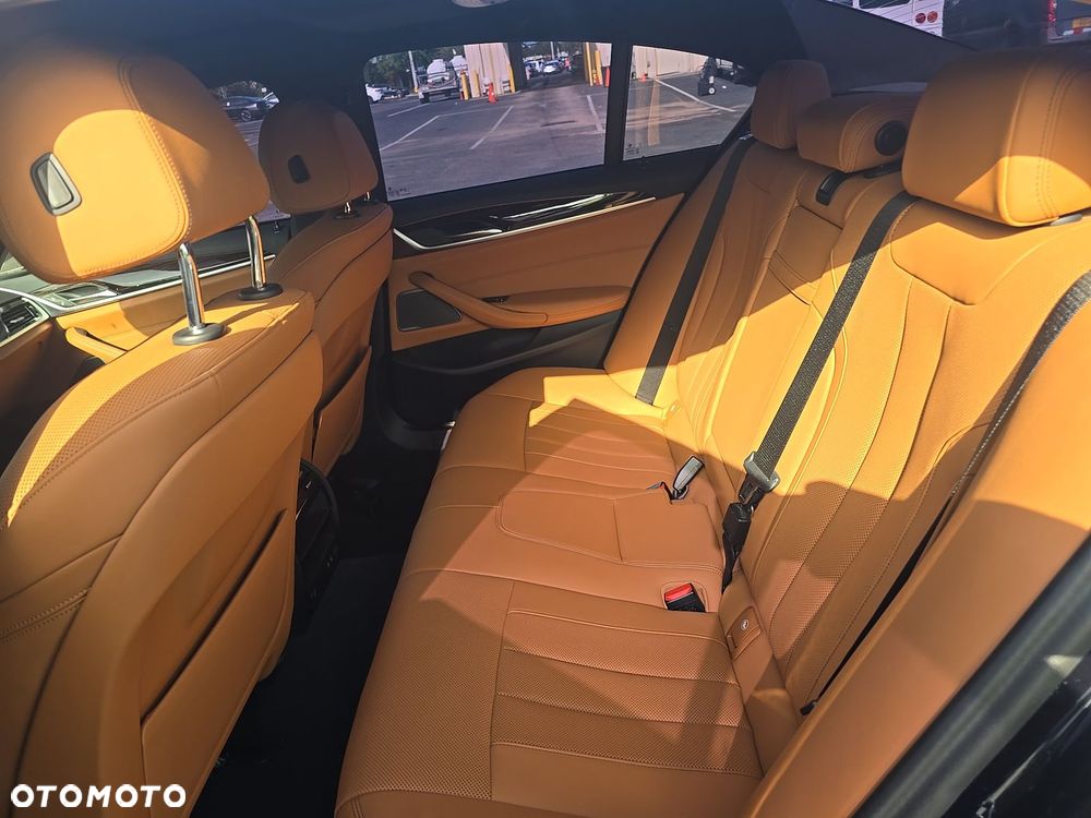 BMW Seria 5 530i M Sport Edition - 11