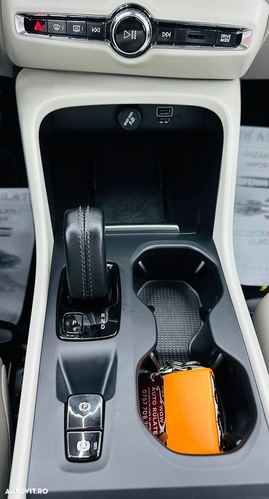Volvo XC 40 D3 Momentum Pro - 24