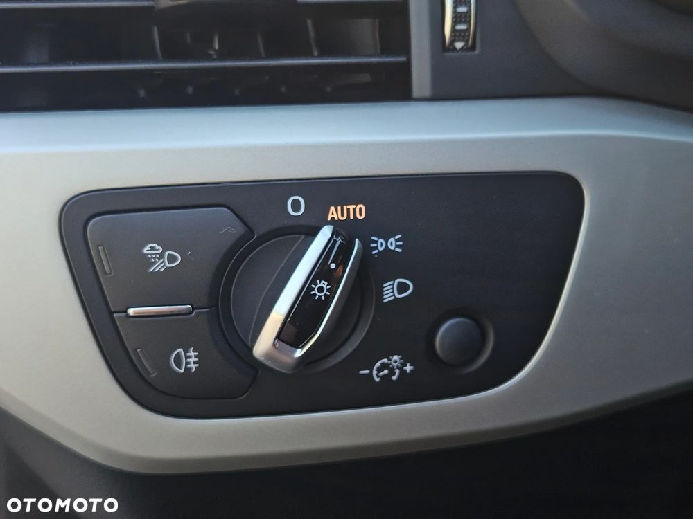 Audi A4 Avant 40 TFSI design - 12