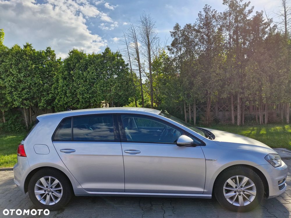 Volkswagen Golf 1.0 TSI BlueMotion DSG Comfortline - 4