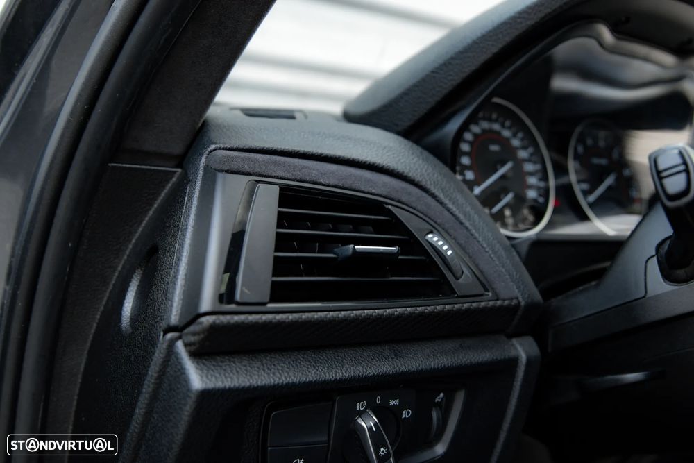 BMW M135i xDrive - 38