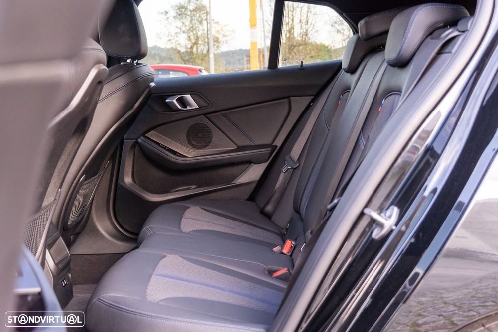 BMW 116 d Pack Desportivo M Auto - 11