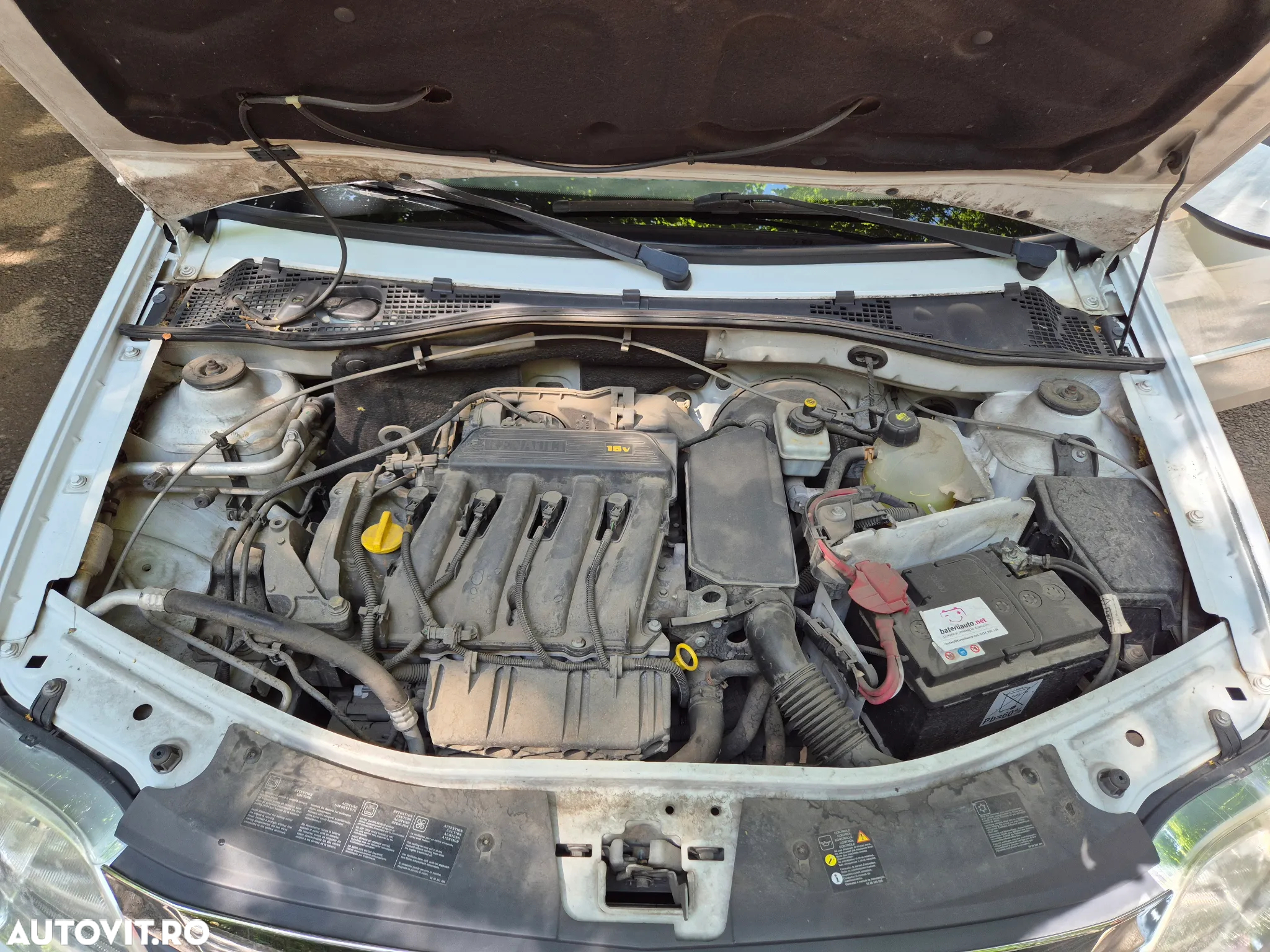 Dacia Logan 1.6 16V Laureate - 12