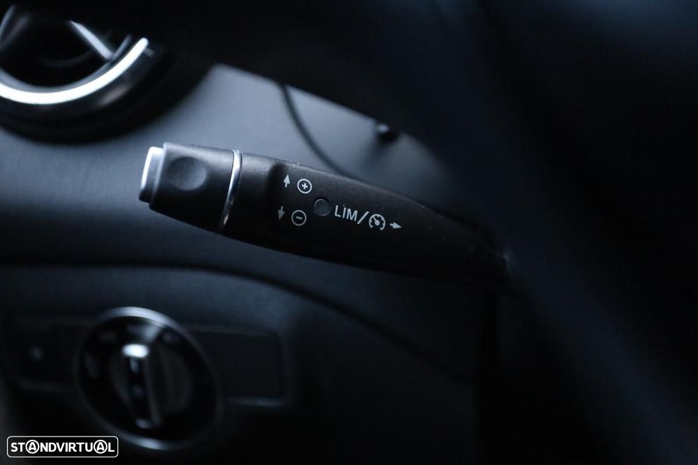 Mercedes-Benz CLA 180 d Shooting Brake Urban - 14