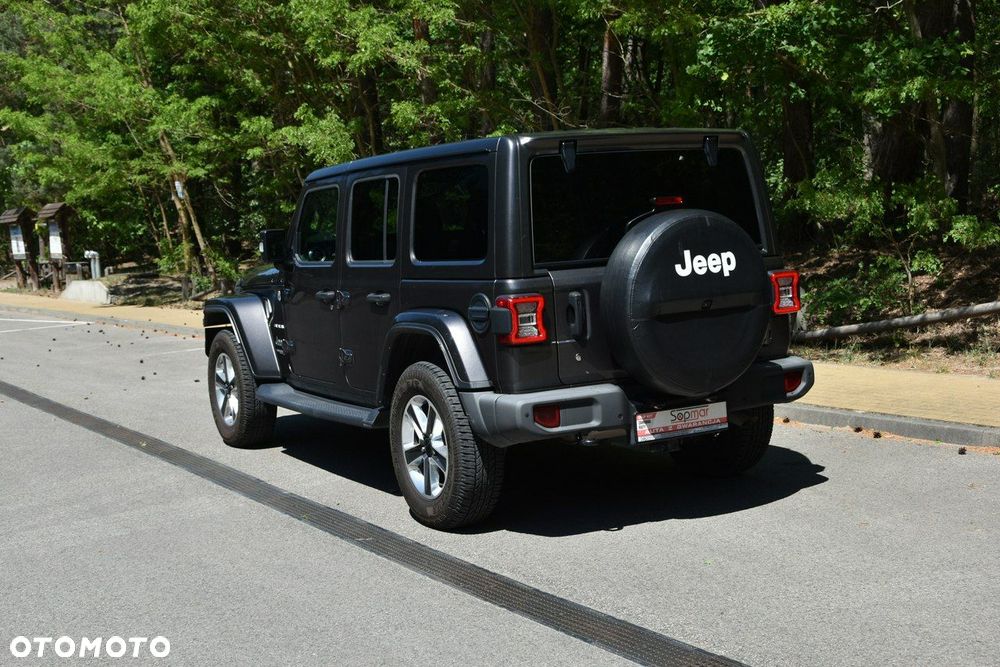 Jeep Wrangler Unlimited GME 2.0 Turbo Sahara - 16