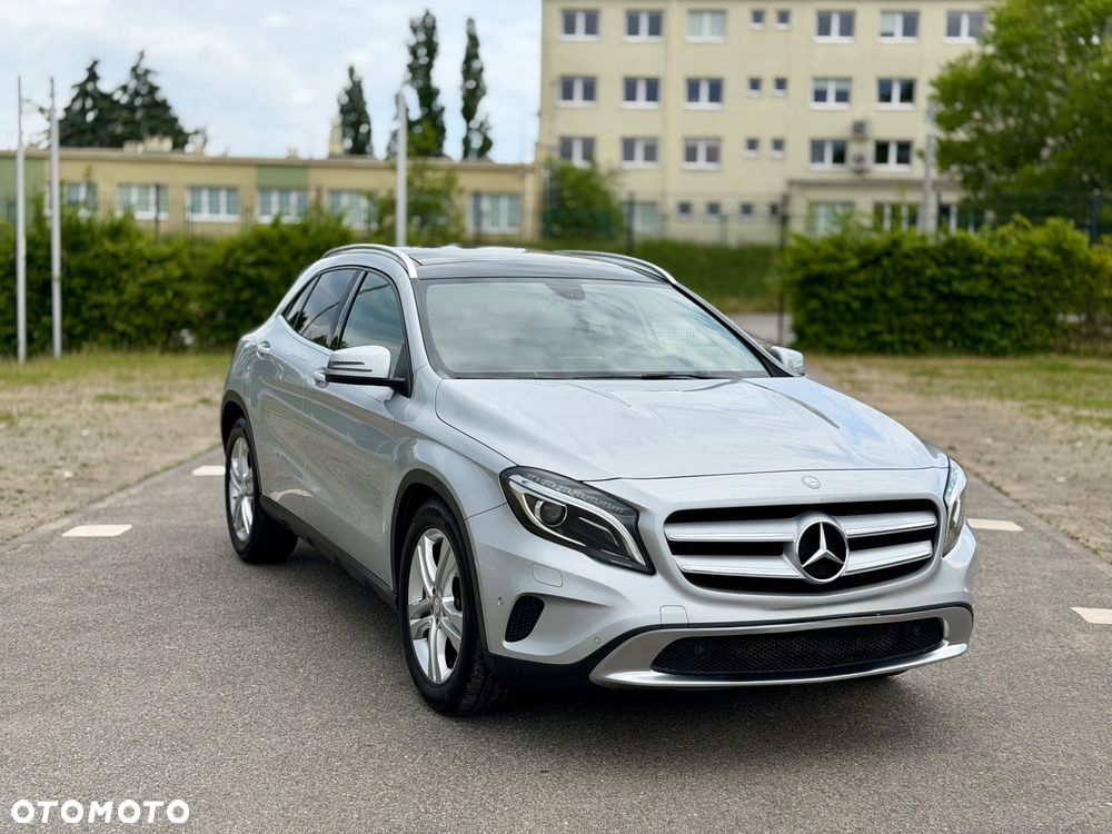 Mercedes-Benz GLA 200 7G-DCT Urban - 3