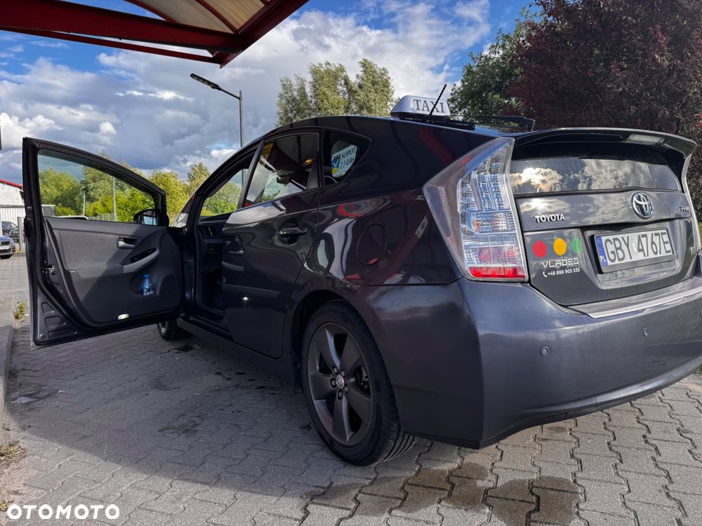 Toyota Prius - 3