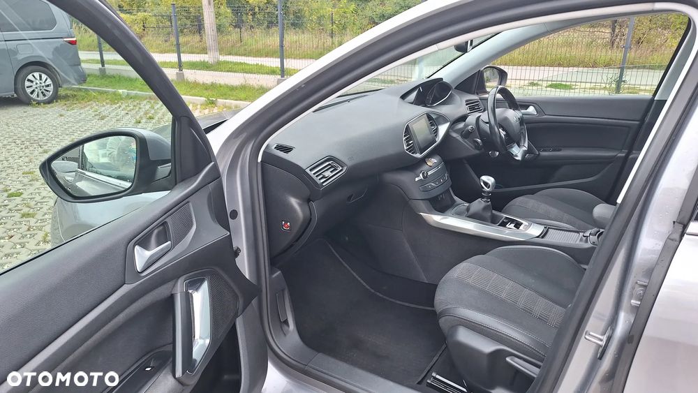 Peugeot 308 1.2 PureTech GPF Allure Pack S&S - 12