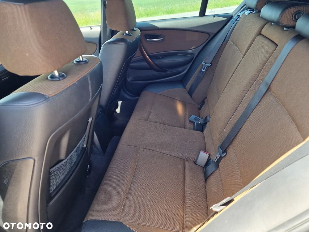 BMW Seria 1 120d - 19
