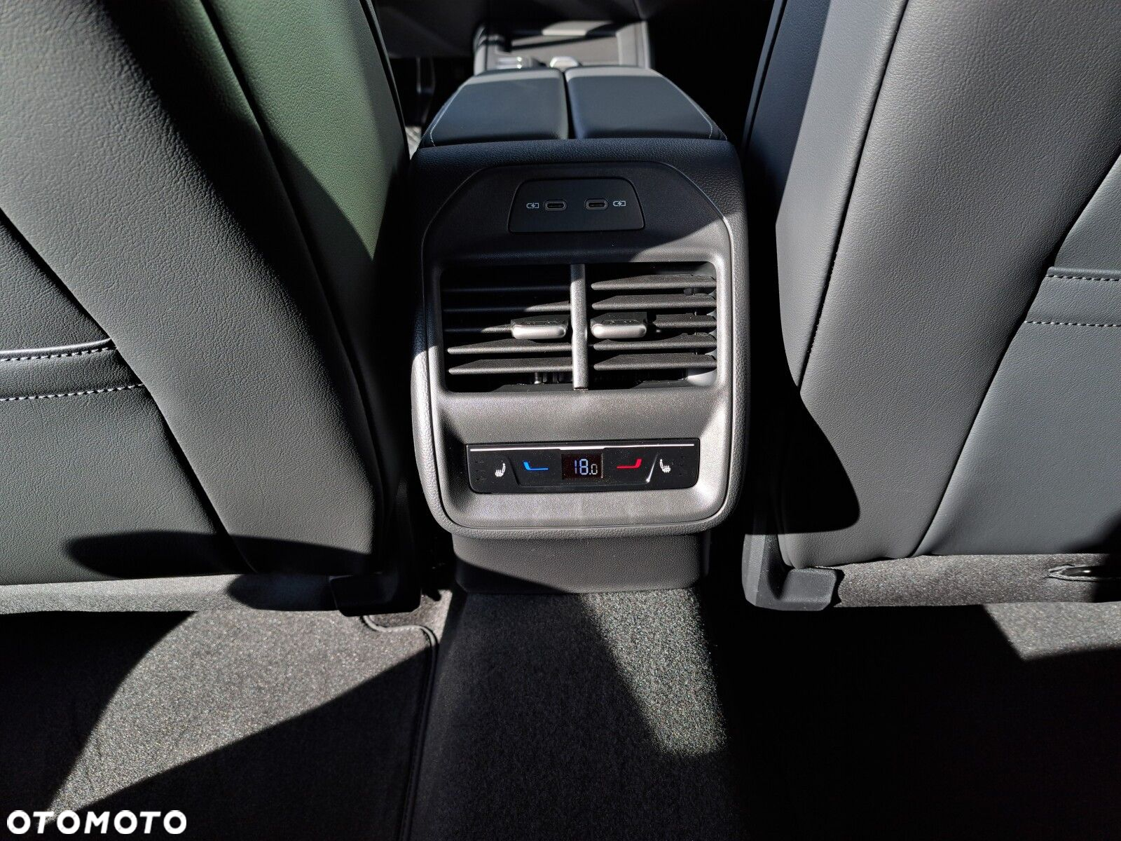 Volkswagen Passat - 38